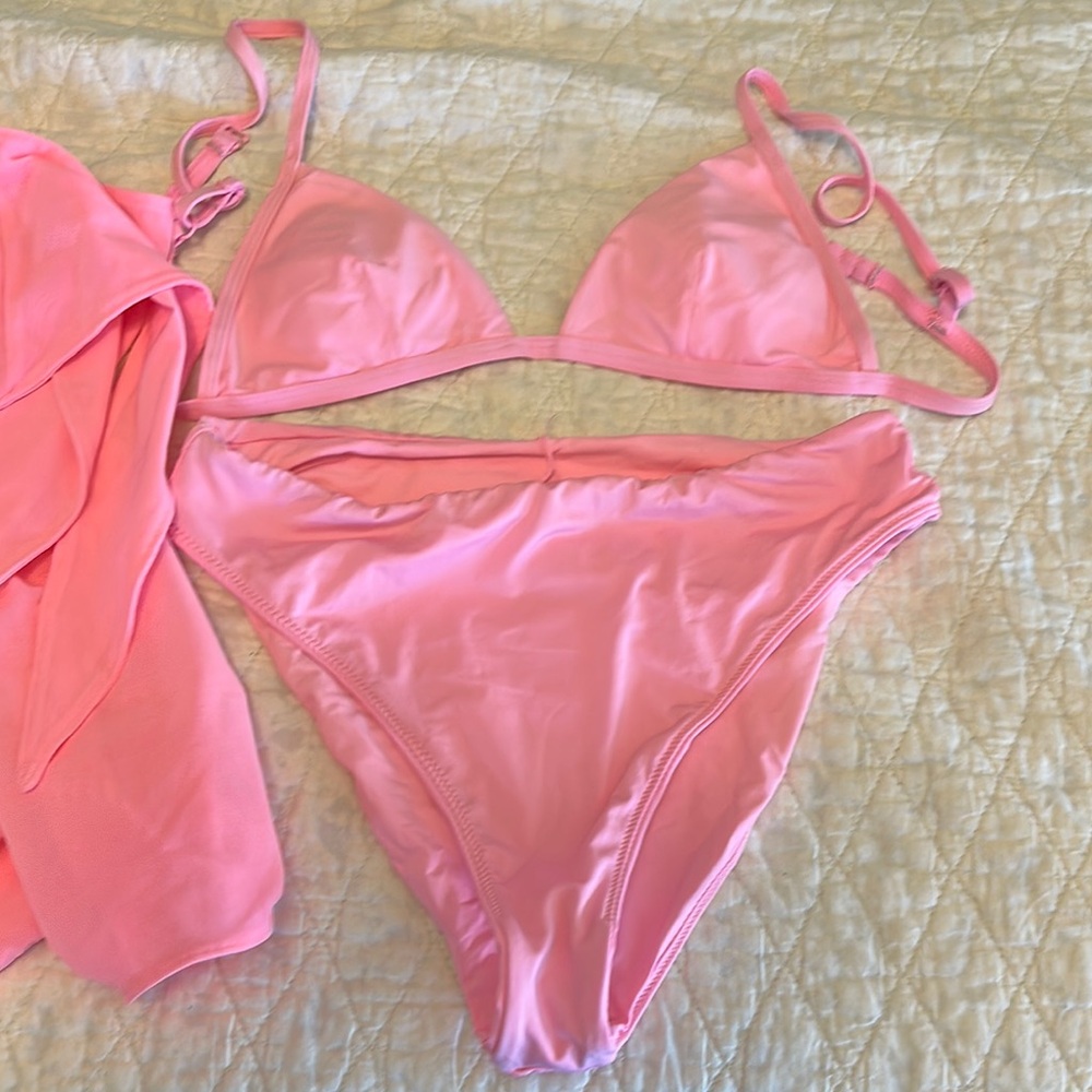 Good American Pink 3 piece set Bikini Set with cover up skirt size medium euc